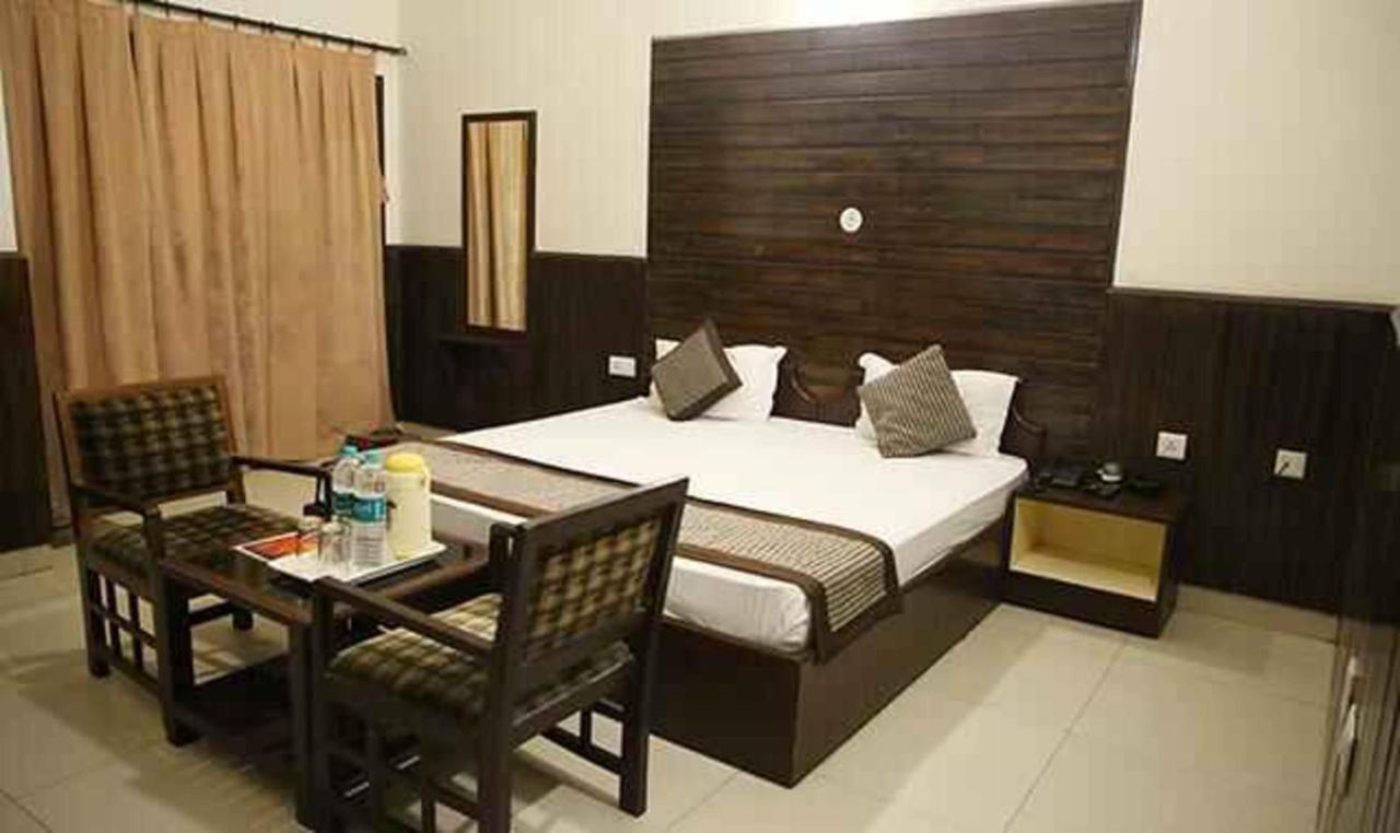 Fabhotel Corbett Inn Rudrapur Eksteriør billede